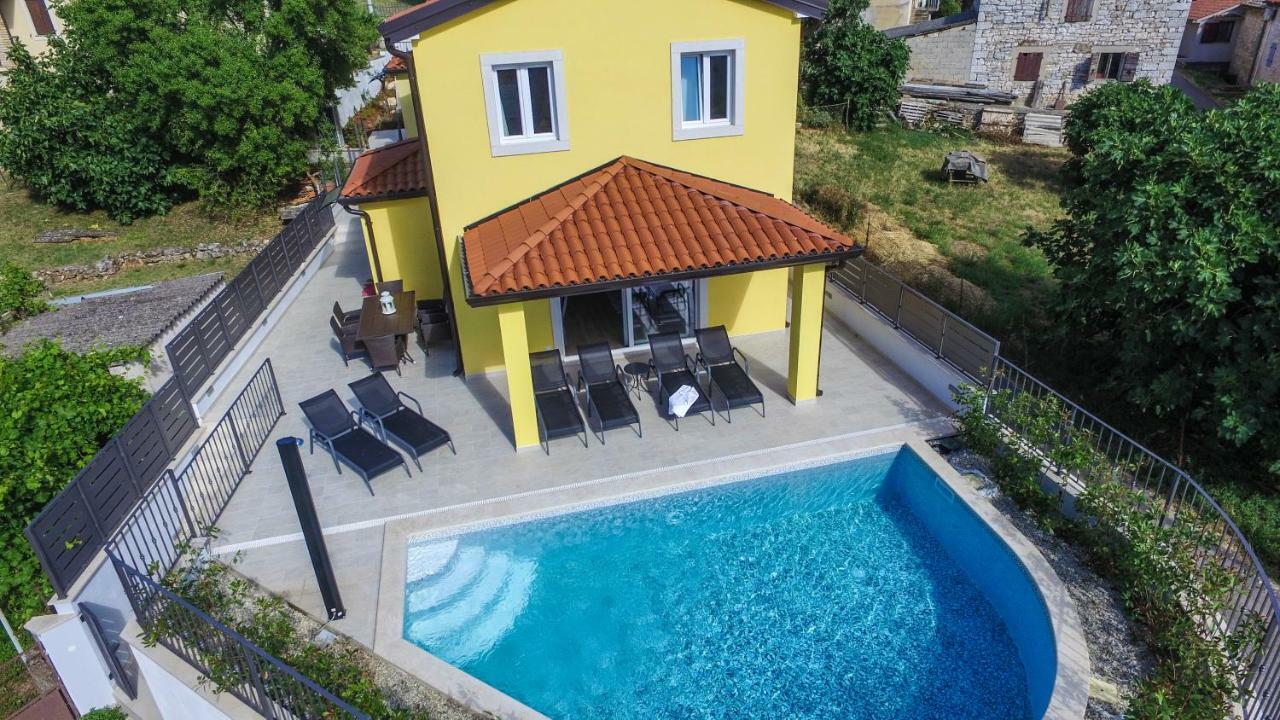 Vila Cecilia